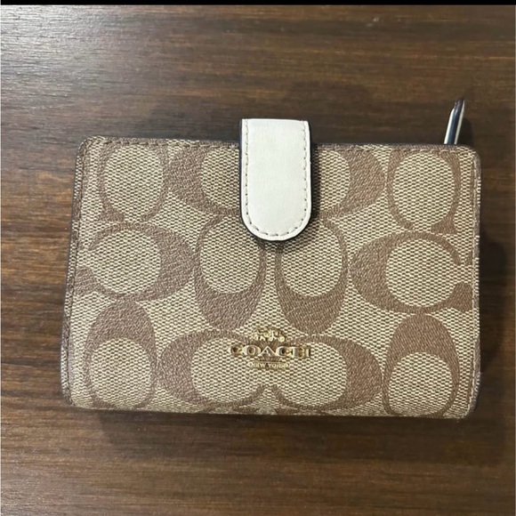 Coach Brown and Cream Signature Wallet - Picture 1 of 2